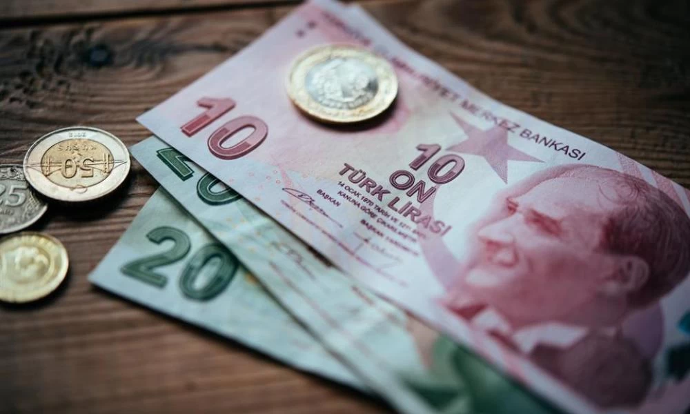 Η τουρκική λίρα στο χαμηλότερο επίπεδο έναντι του δολαρίου από τον περασμένο Μάϊο